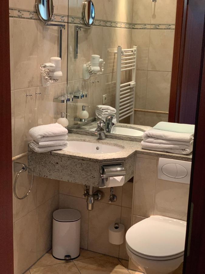 Private Suite Im Gebaeude Des Graf Eberhard Hotels Bad Urach Exteriör bild